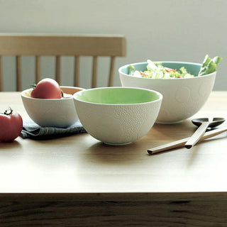 Nesting textured bowls set